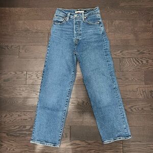 Levi’s Ribcage short jeans